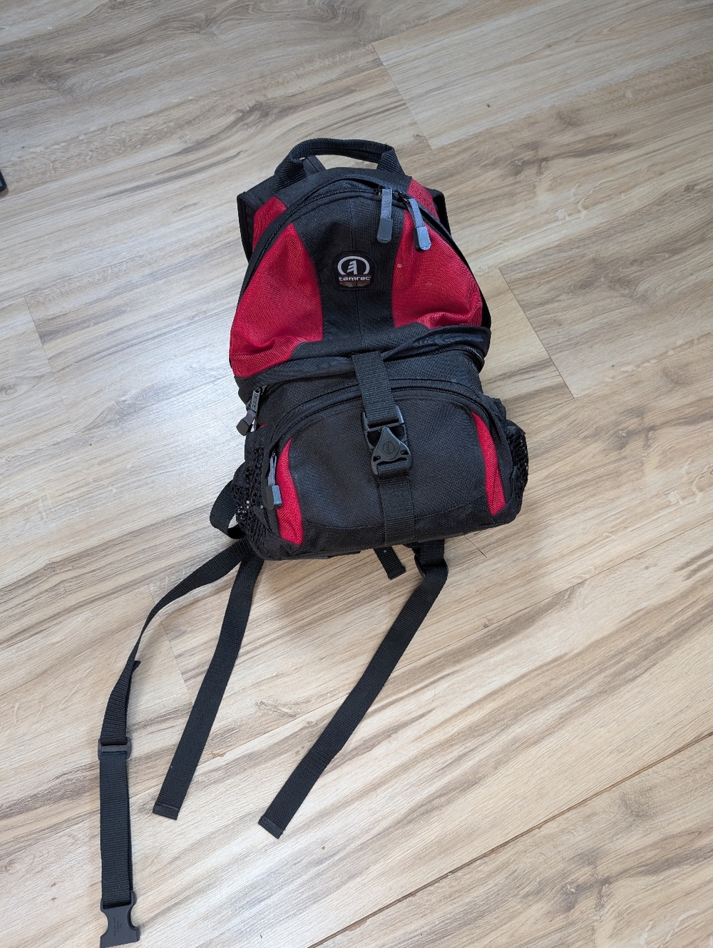 Tamrac Camera Bag Backpack Red & Black